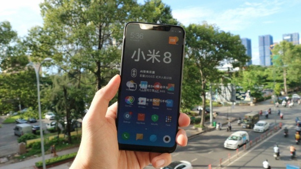 Sơ lược chiếc điện thoại di động Xiaomi Mi 8 vừa có mặt tại Việt Nam