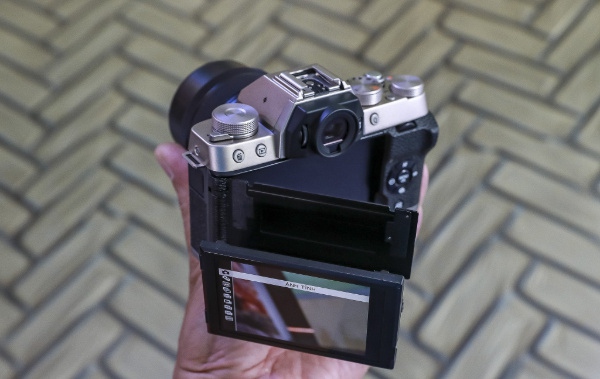 Chiếc máy ảnh Fujifilm Mirrorless mới nhất XT-100 đã chính thức có mặt tại thị trường Việt Nam