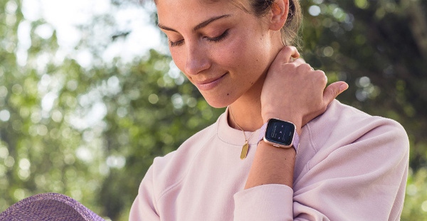 Muốn “tậu” một chiếc smartwatch Fitbit, đâu là hoàn hảo giữa Ionic và Versa