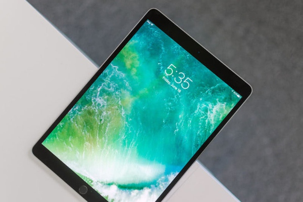 Cuộc chiến của hai chiến binh tablet Galaxy tab S4 và iPad Pro, ai sẽ là người chiến thắng?