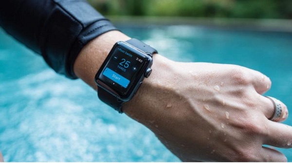 Đừng lo lắng khi loa của chiếc Apple Watch bị vào nước, đã có cách xử lý vô cùng đơn giản
