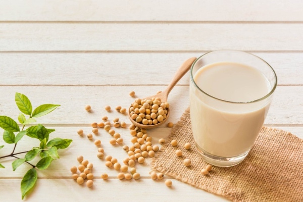 10 lợi ích hàng đầu của sữa đậu nành dành cho sức khỏe