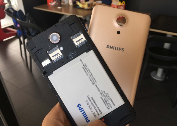 Cặp đôi Philips S327 và Philips S329 liệu có đáng mua
