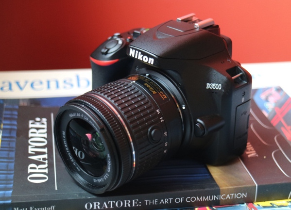 Nikon vừa trình làng sản phẩm máy ảnh DSLR thuộc dòng máy phổ thông