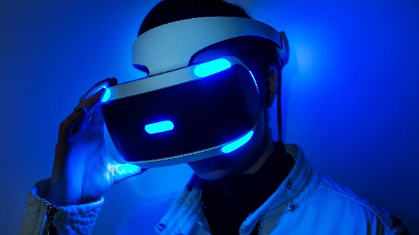 Hãng sản xuất kính VR thực tế ảo nào được bình chọn tốt nhất năm nay?