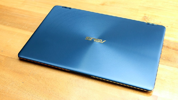 Chiếc laptop Asus đắc lực hoàn hảo cho doanh nhân