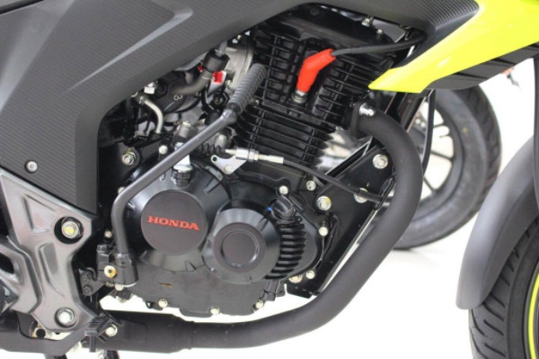 Honda Hornet CB 160R 2018 điểm khác biệt với dòng Nakedbike?